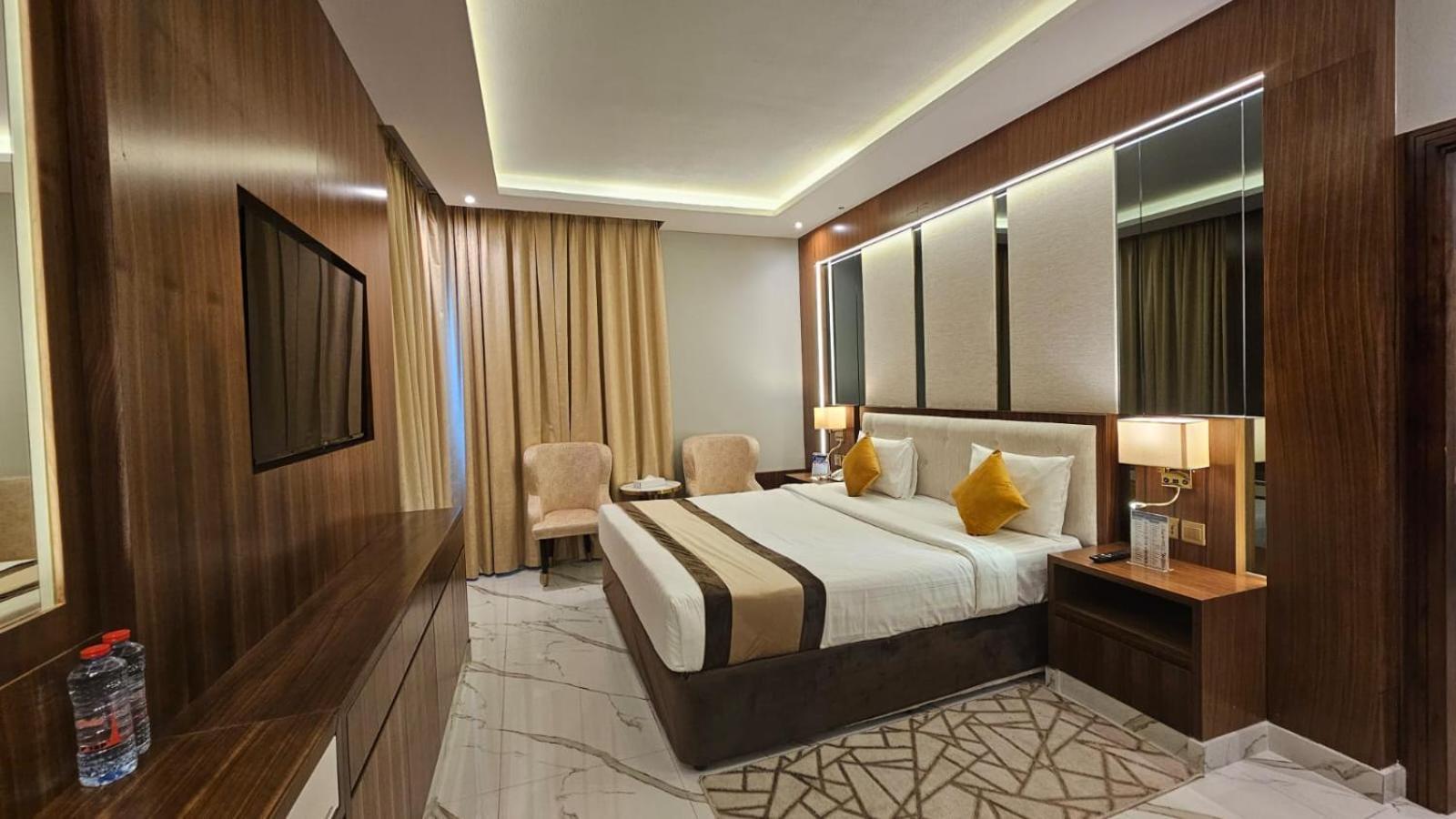 Concorde Deira Hotel -Formerly Golden Tulip Deira Hotel Dubai Bagian luar foto