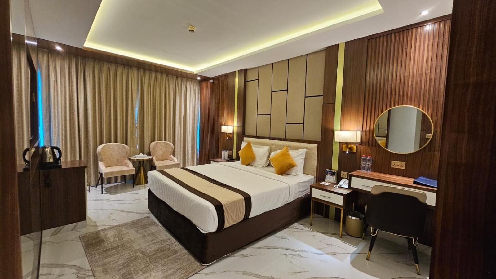 Concorde Deira Hotel -Formerly Golden Tulip Deira Hotel Dubai Bagian luar foto