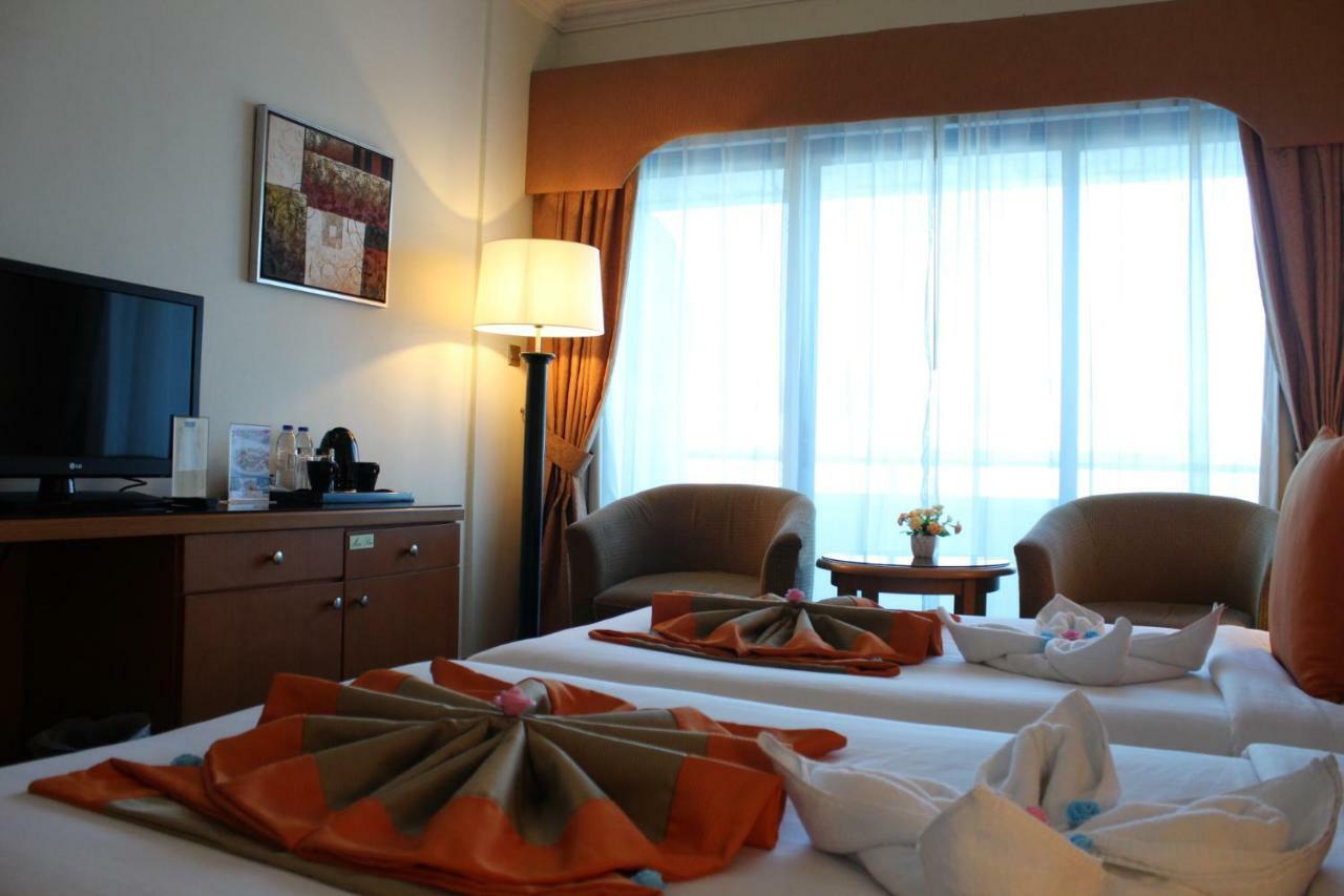 Concorde Deira Hotel -Formerly Golden Tulip Deira Hotel Dubai Bagian luar foto